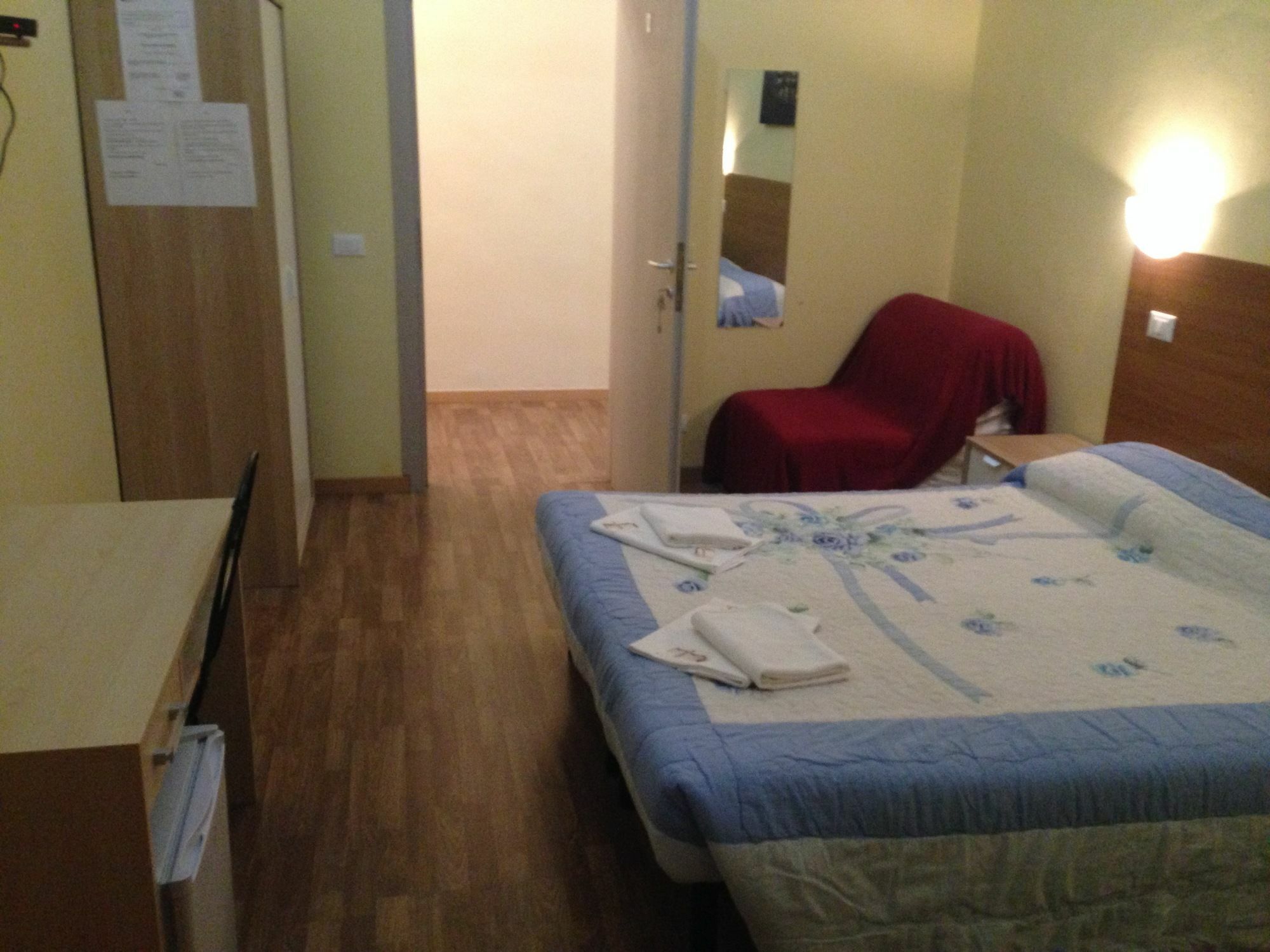 Dixi Bird Guesthouse Рим Екстериор снимка