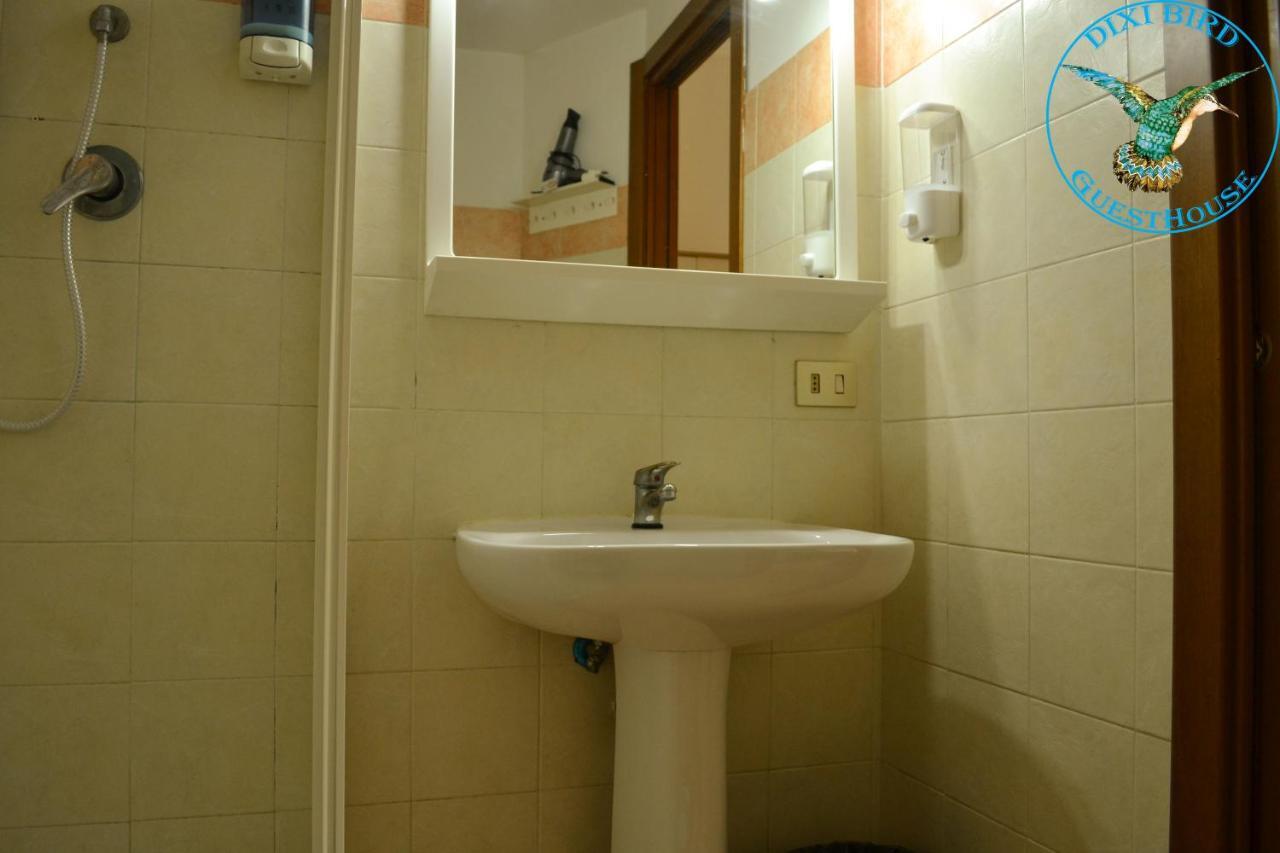Dixi Bird Guesthouse Рим Екстериор снимка